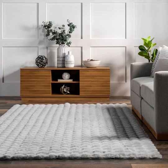 Jeni Solid Plush Machine Washable Area Rug