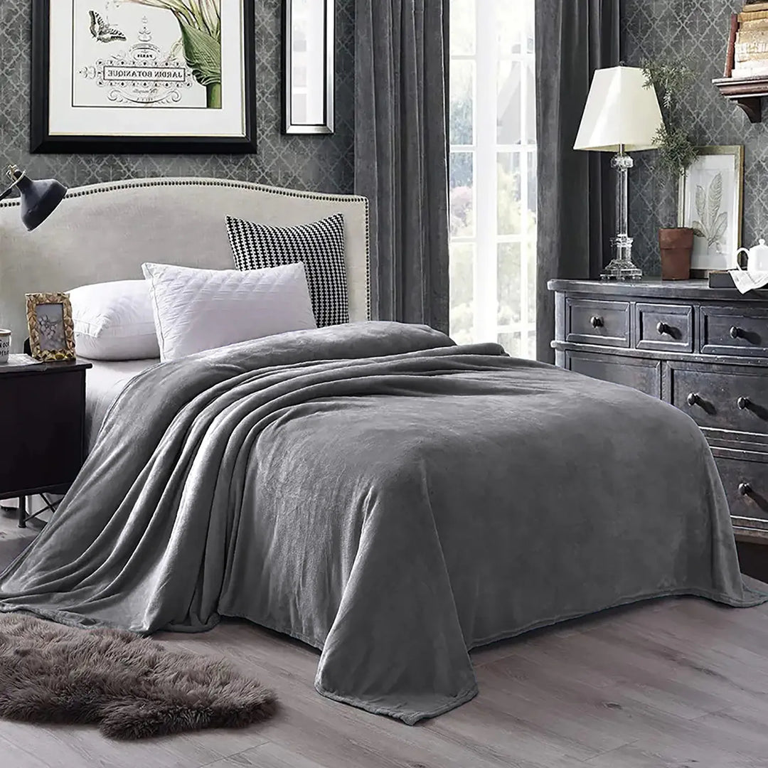 Cozy Microfiber Extra Soft Solid Color Throw Bed Blanket