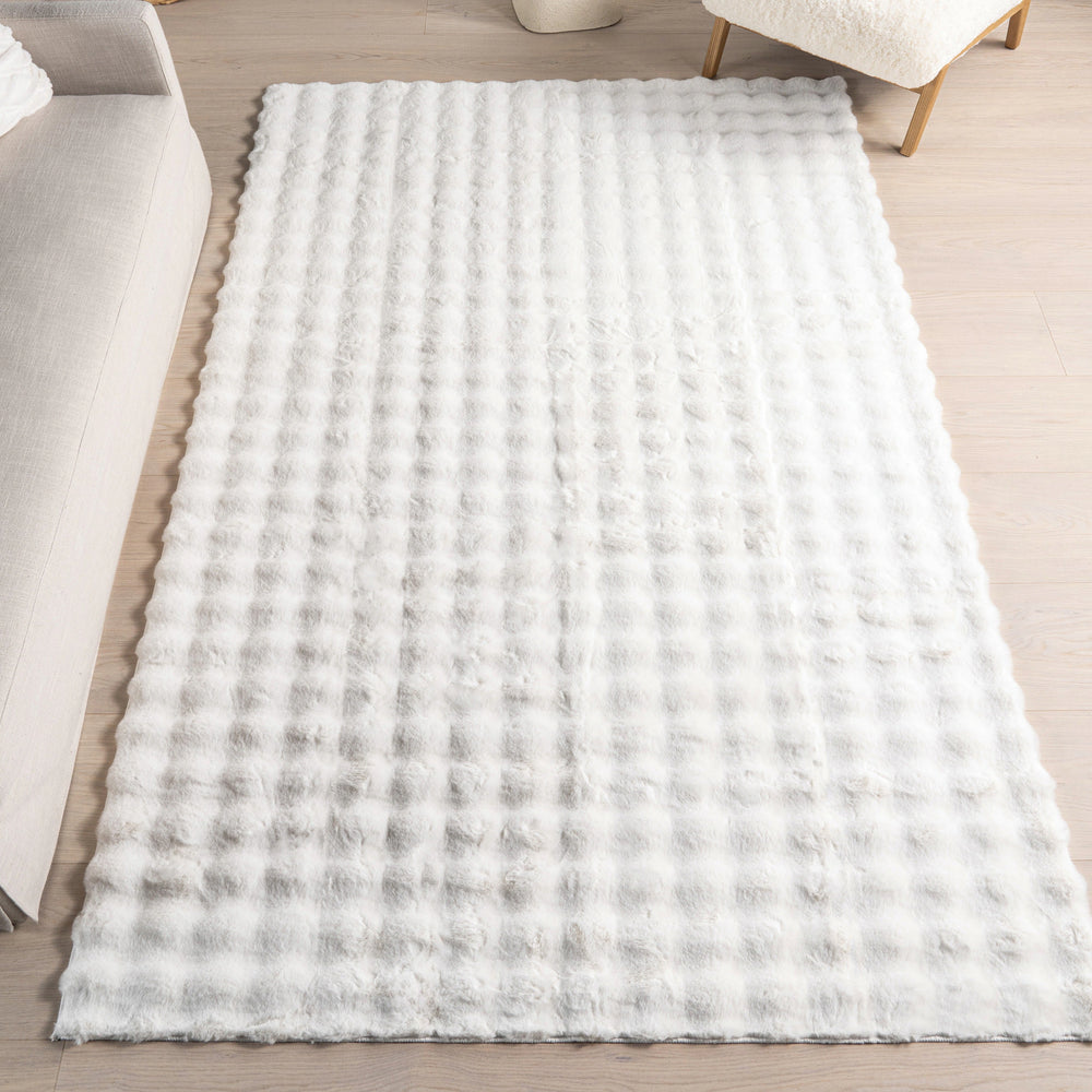 Jeni Solid Plush Machine Washable Area Rug