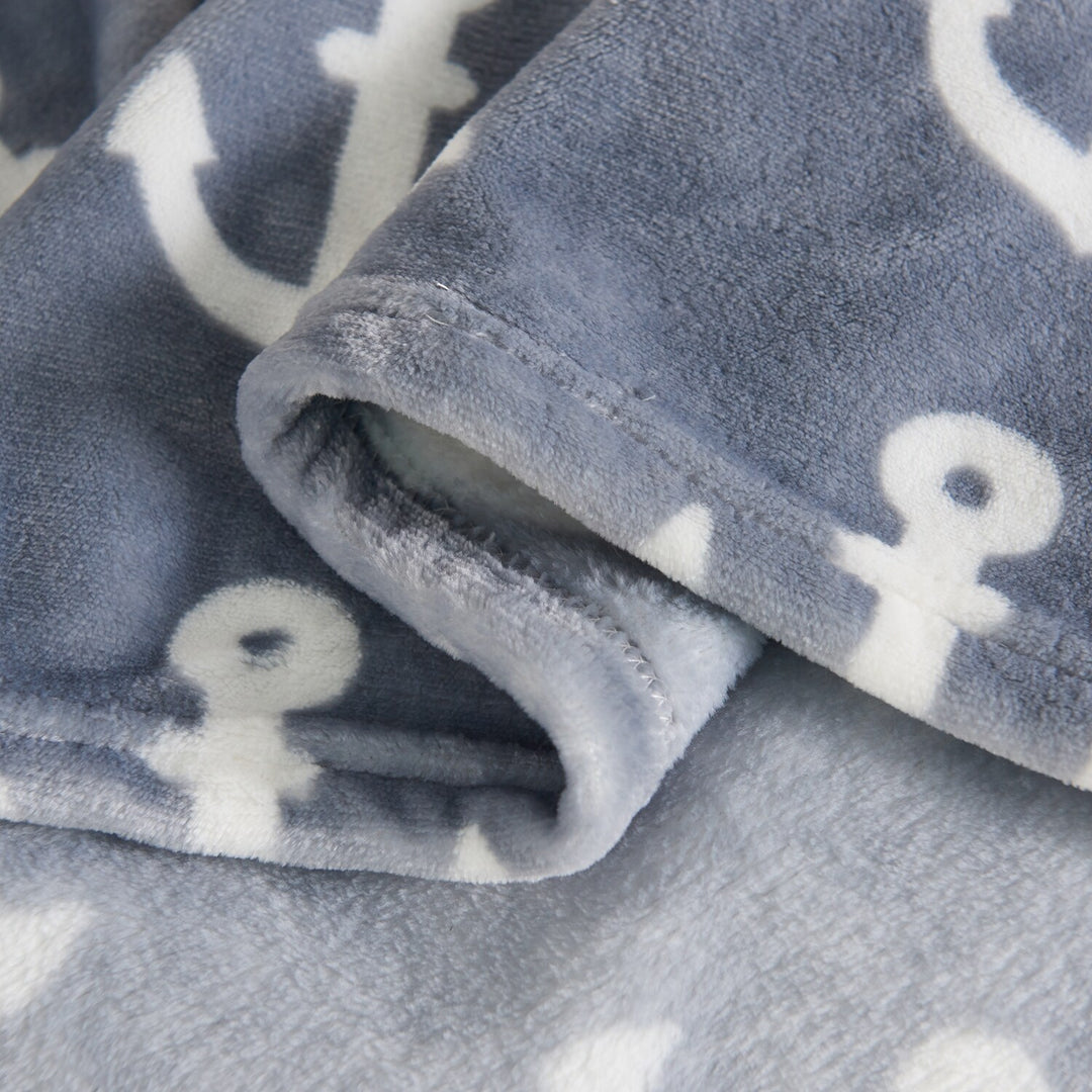Luxuriously Velvety Plush Blanket Soft Lightweight Blanket