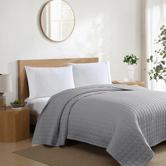 Lux Ultra-Soft Lightweight California Square Quilt