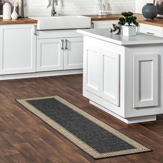 Leah Classic Bordered Indoor/Outdoor Area Rug