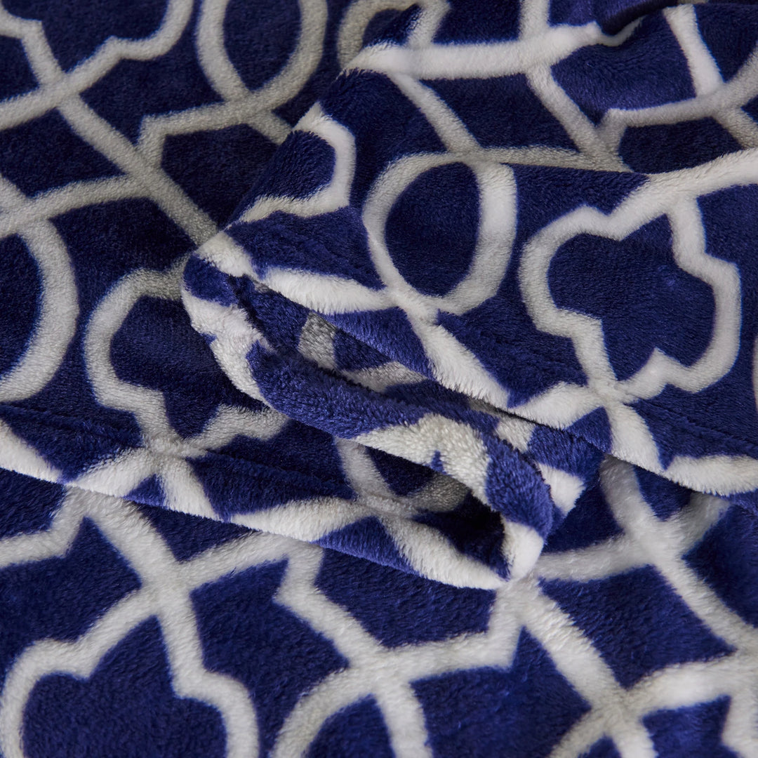Luxuriously Velvety Plush Blanket Soft Lightweight Blanket