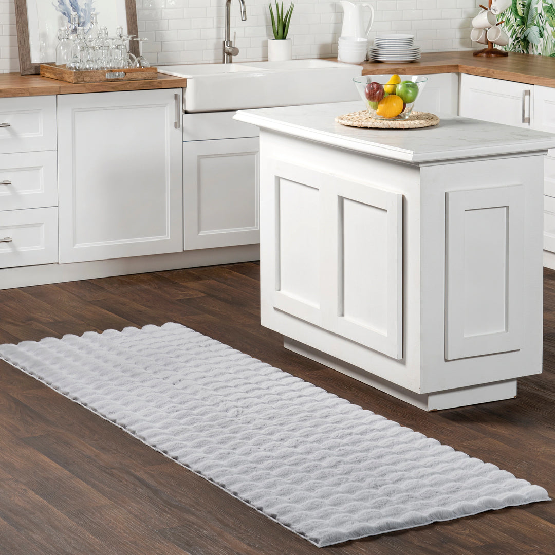 Jeni Solid Plush Machine Washable Area Rug