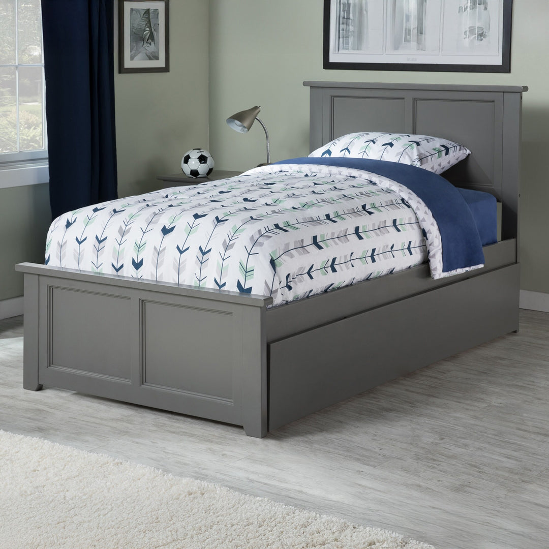 Madison Platform Bed with Matching Footboard & Trundle