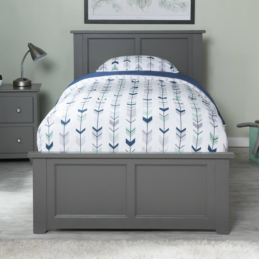 Madison Platform Bed with Matching Footboard & Trundle