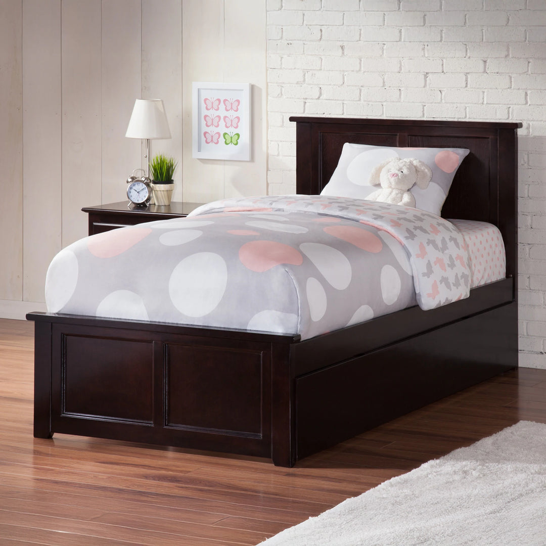 Madison Platform Bed with Matching Footboard & Trundle