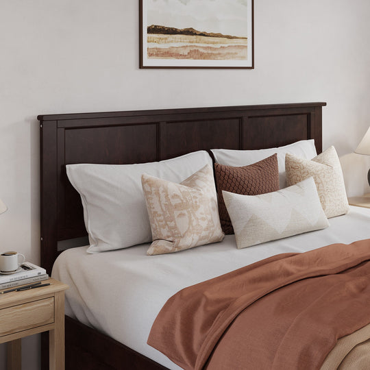 Madison Platform Bed with Matching Footboard & Trundle