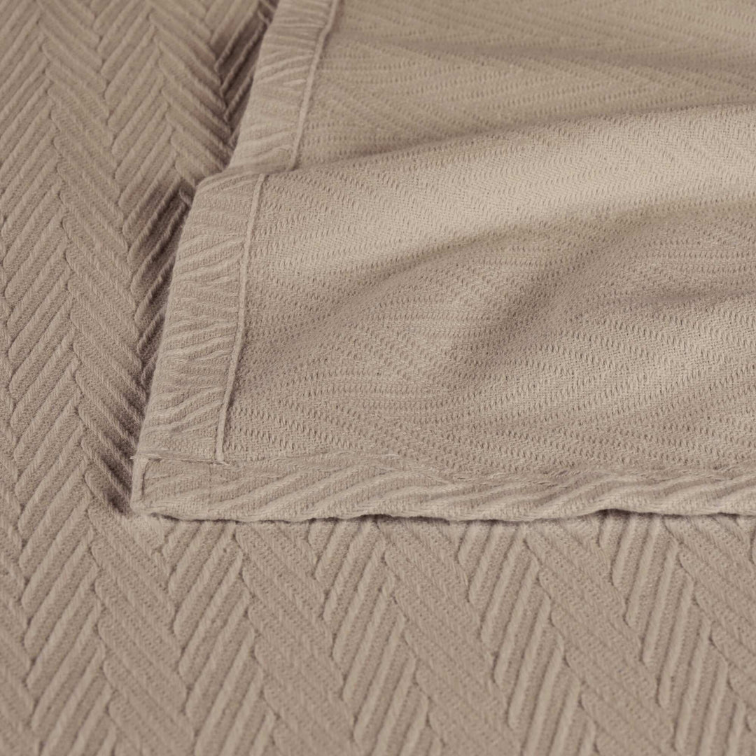 Metro Zig-Zag Chevron All-Season Bedding Cotton Blanket