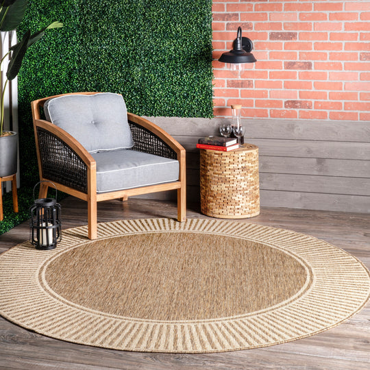 Leah Classic Bordered Indoor/Outdoor Area Rug