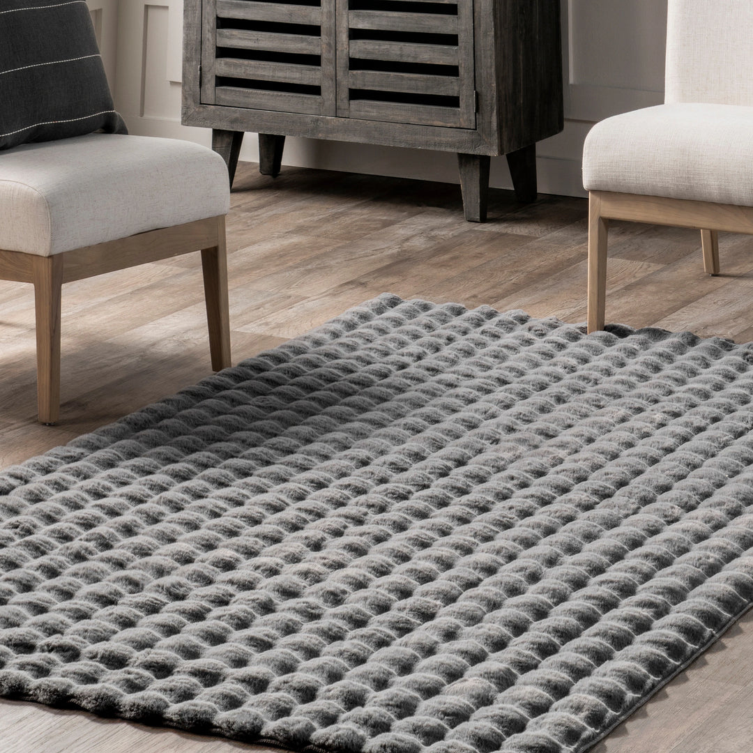 Jeni Solid Plush Machine Washable Area Rug
